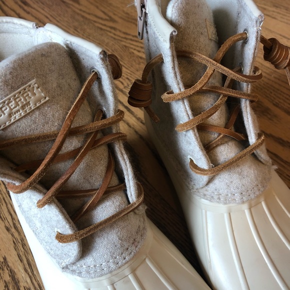 Sperry Saltwater Duck Boots Cream - Picture 5 of 11